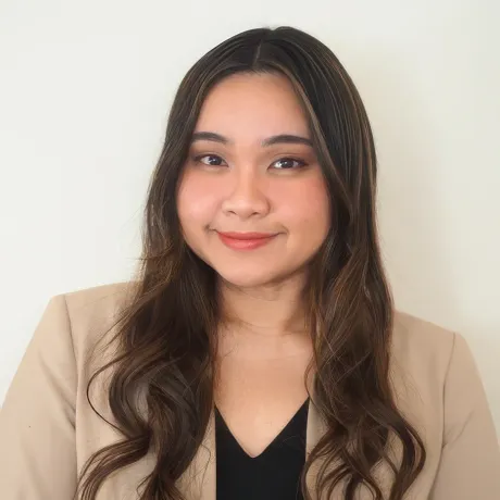Headshot of Samantha Labrador